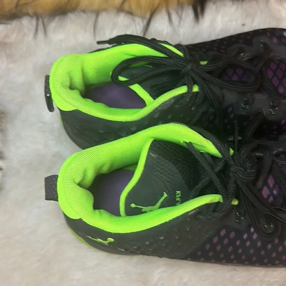 Nike extra fly Jordan shoes 6.5 (2700)